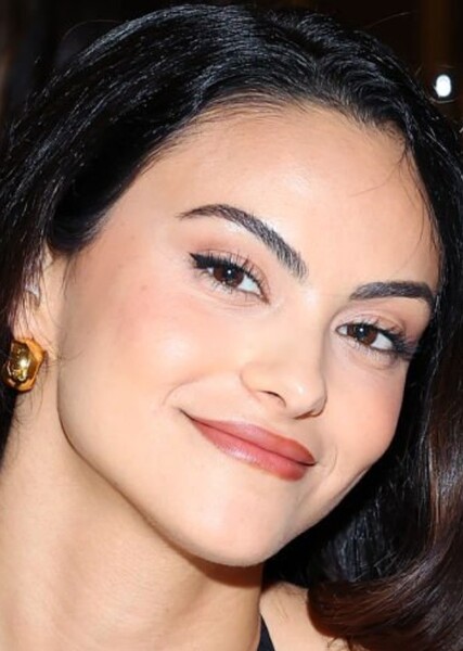 Camila Mendes photo