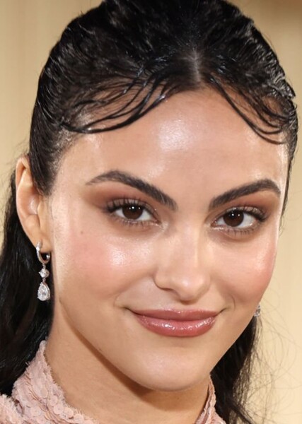 Camila Mendes photo