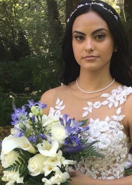 Camila Mendes photo