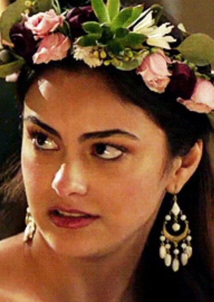 Camila Mendes photo
