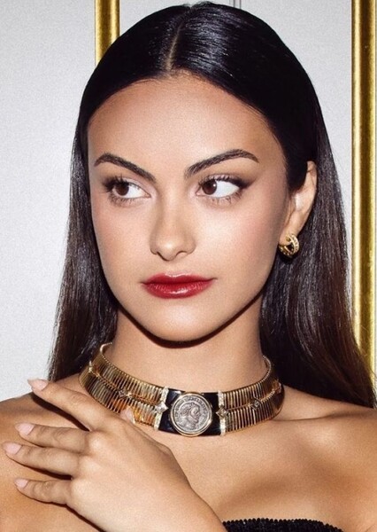 Camila Mendes photo