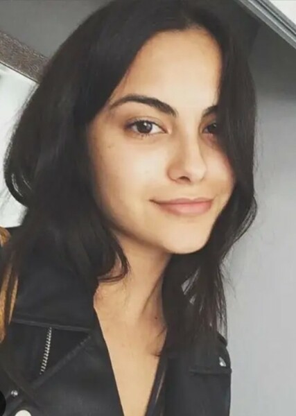 Camila Mendes photo