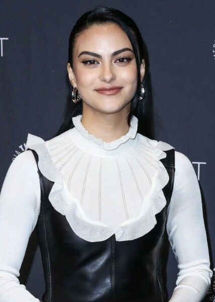 Camila Mendes photo