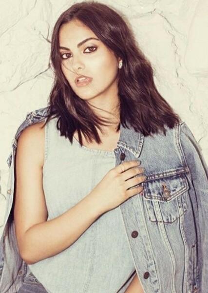 Camila Mendes photo