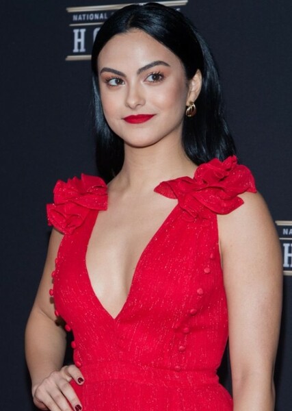 Camila Mendes photo