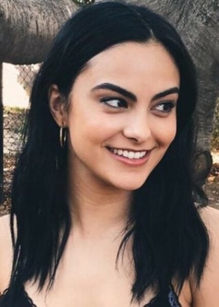 Camila Mendes photo