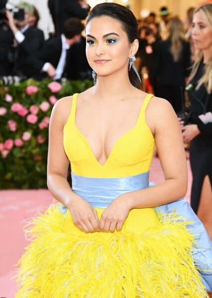 Camila Mendes photo