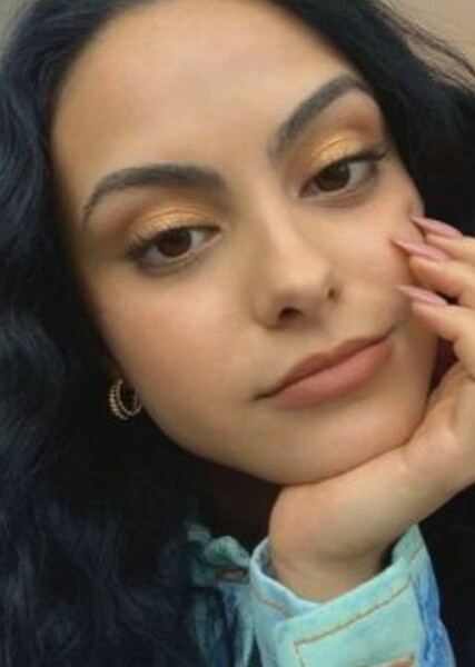 Camila Mendes photo