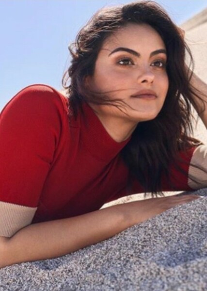 Camila Mendes photo