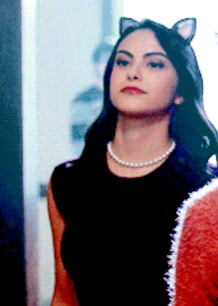 Camila Mendes photo