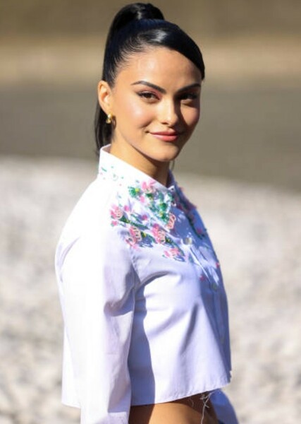 Camila Mendes