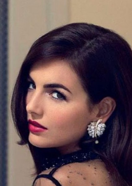 Camilla Belle photo