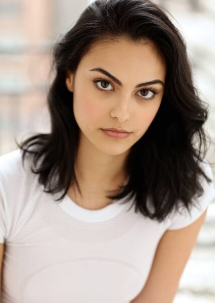 Camilla Mendes