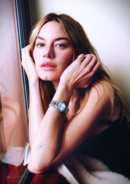 Camille Rowe photo