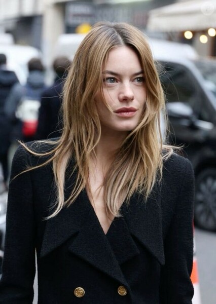 Camille Rowe photo