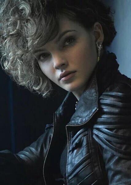 Camren Bicondova photo