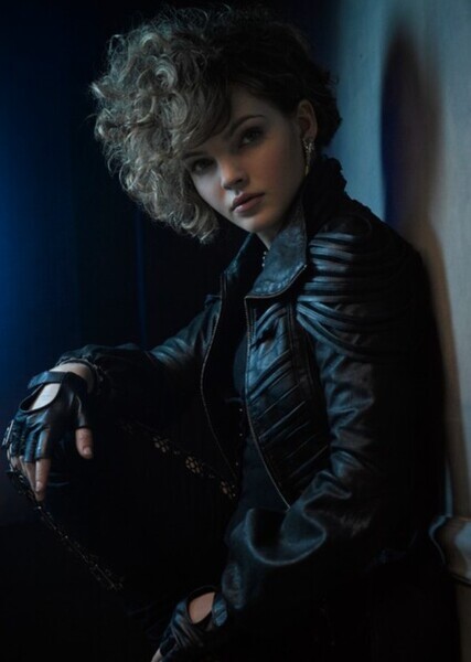 Camren Bicondova photo