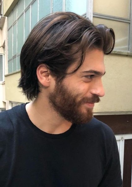 Can Yaman photo