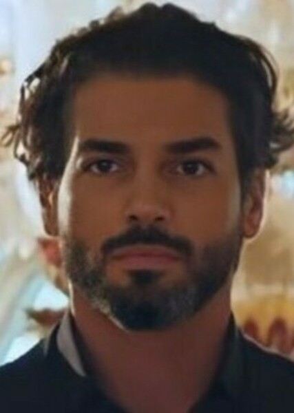 Can Yaman photo