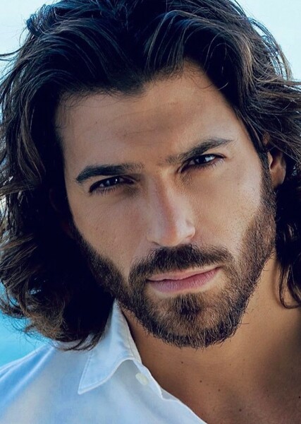 Can Yaman photo