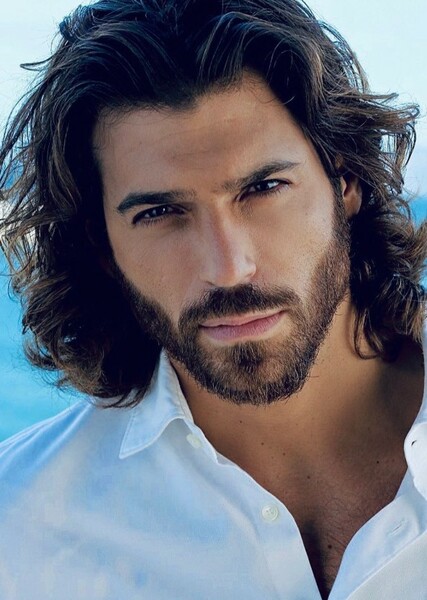 Can Yaman photo