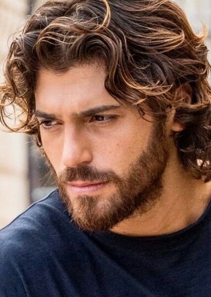 Can Yaman photo