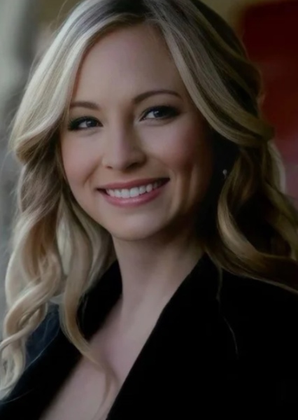 Candice King photo