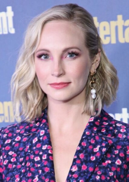 Candice King photo