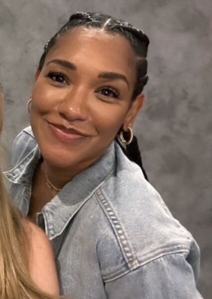 Candice Patton photo