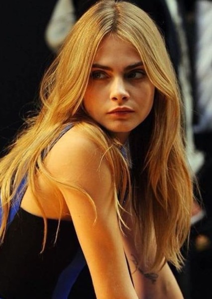 Cara Delevigne photo