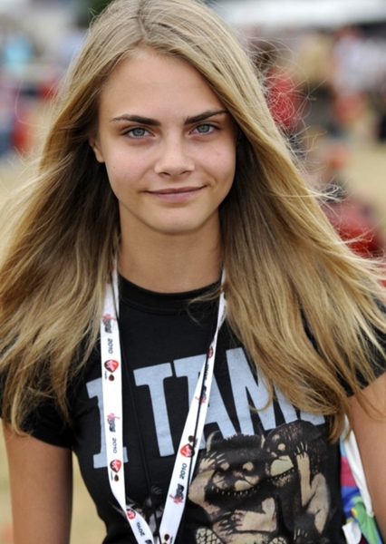 Cara Delevingne photo