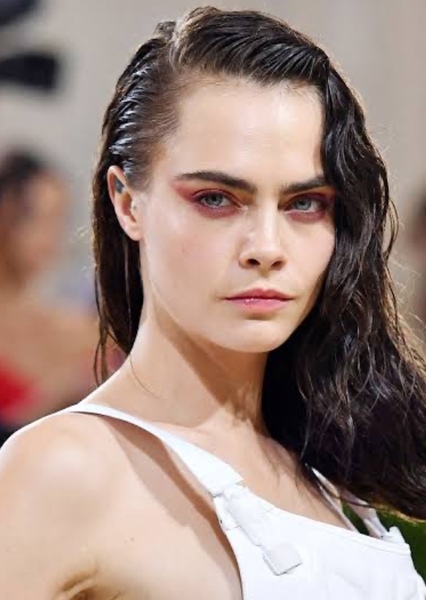 Cara Delevingne photo
