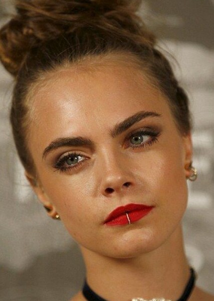 Cara Delevingne photo