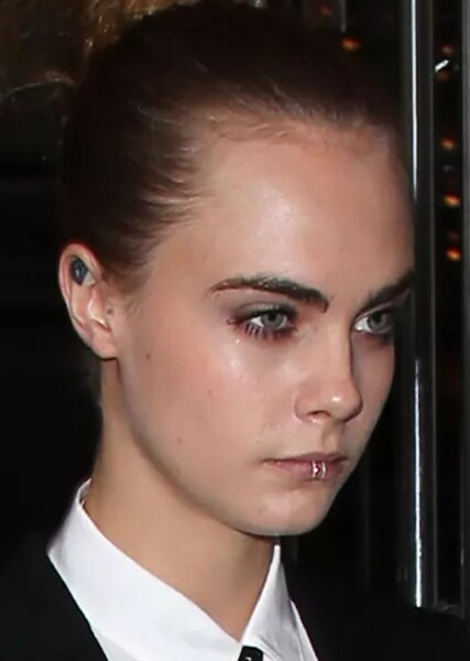 Cara Delevingne photo