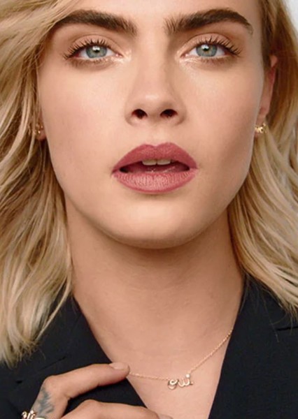 Cara Delevingne photo