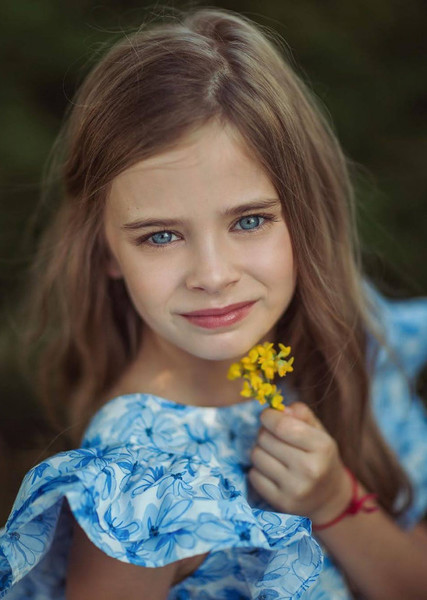 Carina Battrick photo