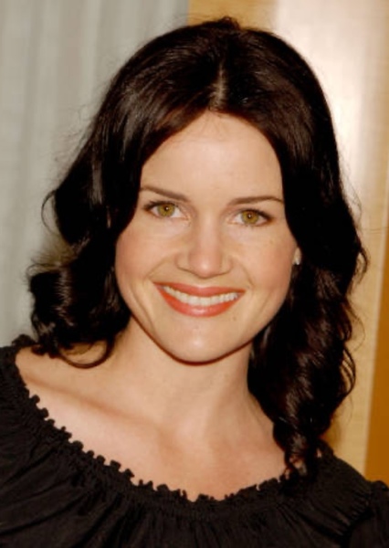 Carla Gugino photo