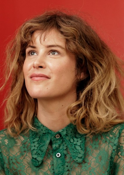 Carla Juri photo
