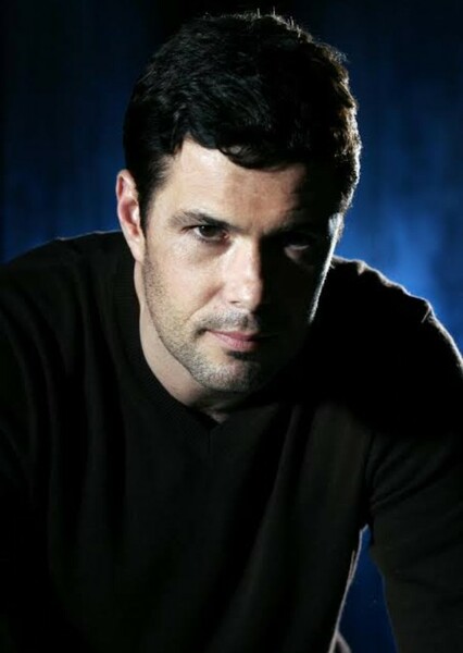 Carlos Bernard