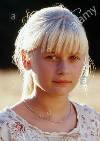 Carly Schroeder photo