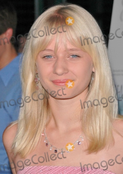 Carly Schroeder photo