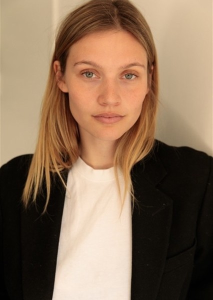 Caroline Corinth photo