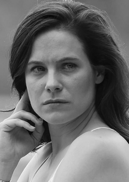 Caroline Dhavernas photo