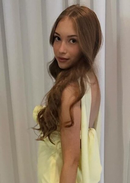 Tess Thumbelina