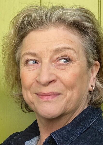 Caroline Quentin photo