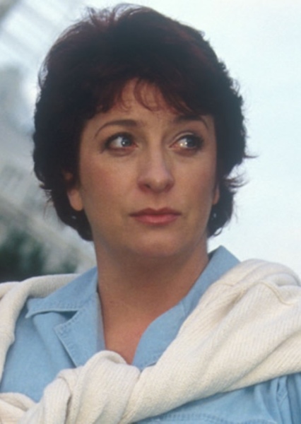 Caroline Quentin photo