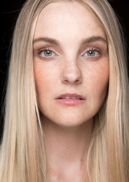 Caroline Trentini photo