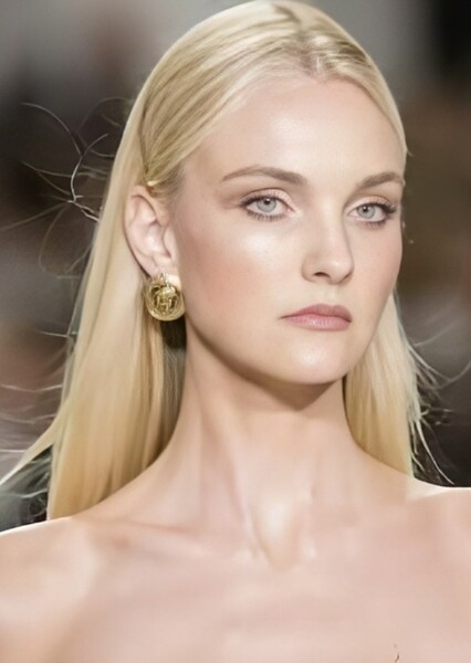 Caroline Trentini photo
