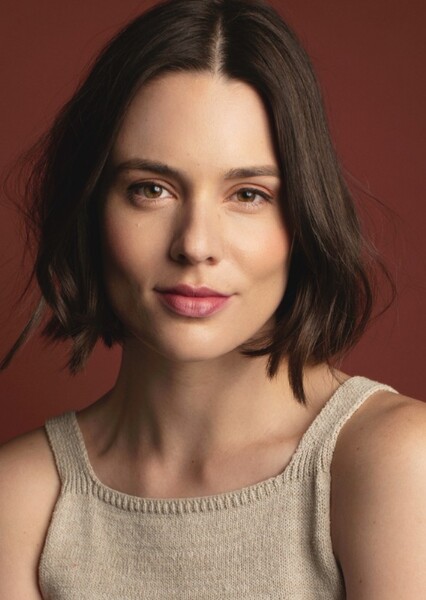 Caroline Tudor photo