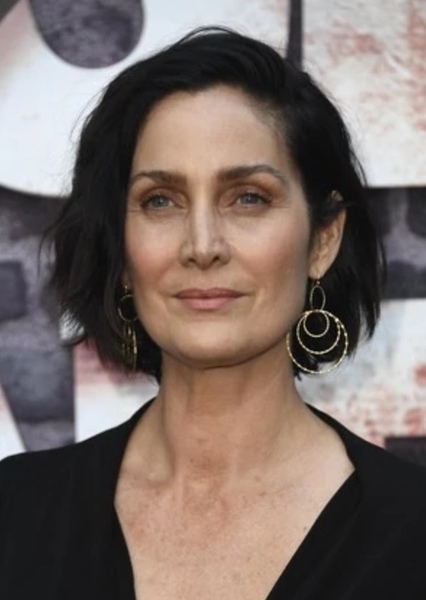 Carrie-Anne Moss photo